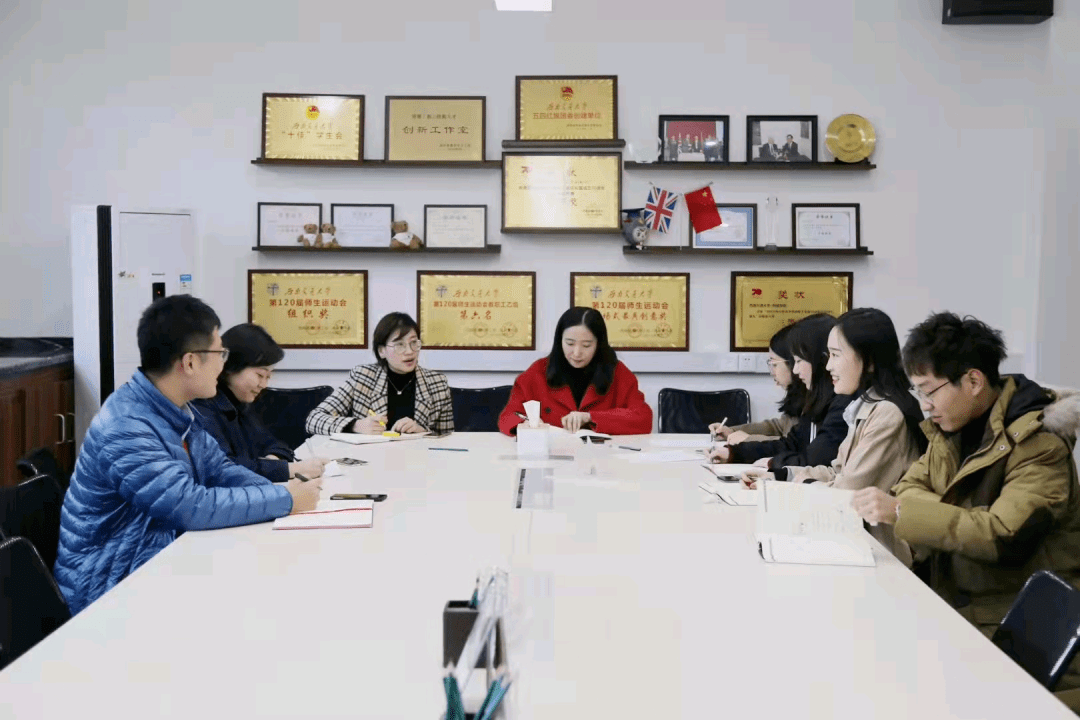 九江職業(yè)技術(shù)學(xué)院輔導(dǎo)員工作室名班主任工作室建設(shè)推進(jìn)會(huì)舉行(圖2)